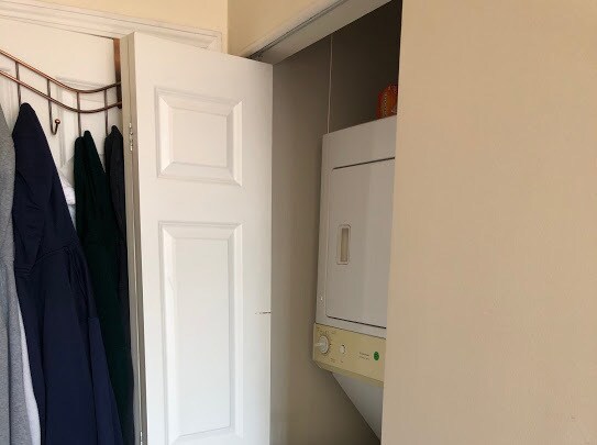 Building Photo - 400 W Ontario St