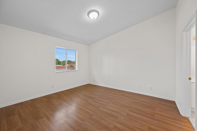 Building Photo - 4534 Oak Terrace Dr