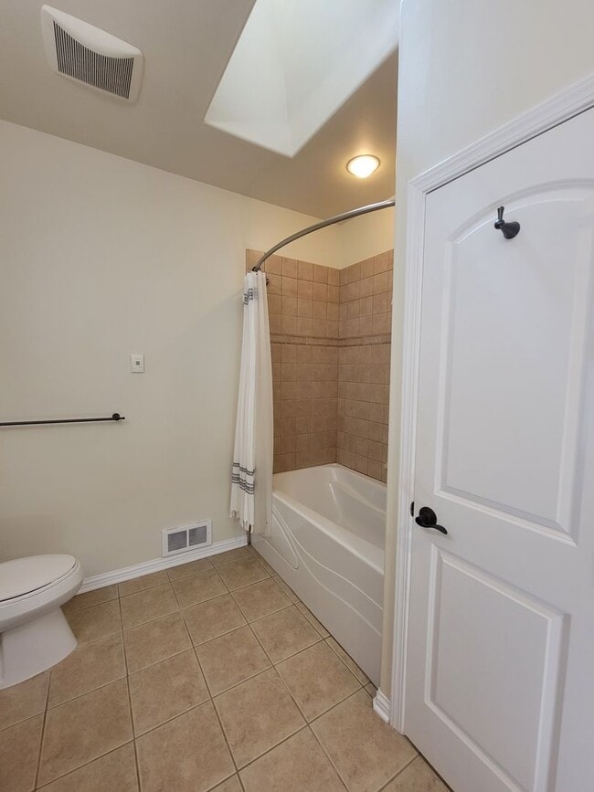 Building Photo - 2603 Plum Ct
