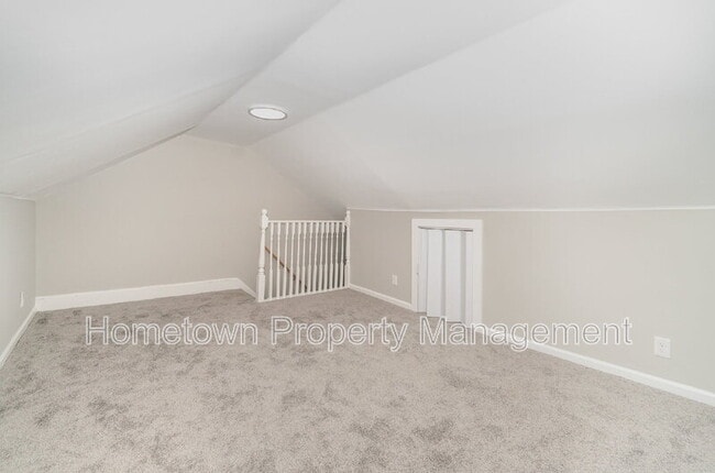 Building Photo - 606 North St