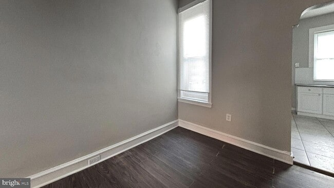 Building Photo - 530 N Vodges St