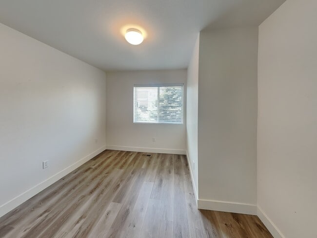 Building Photo - 2425 Quartz St