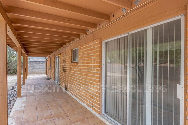 Building Photo - 3534 N Palmer Dr