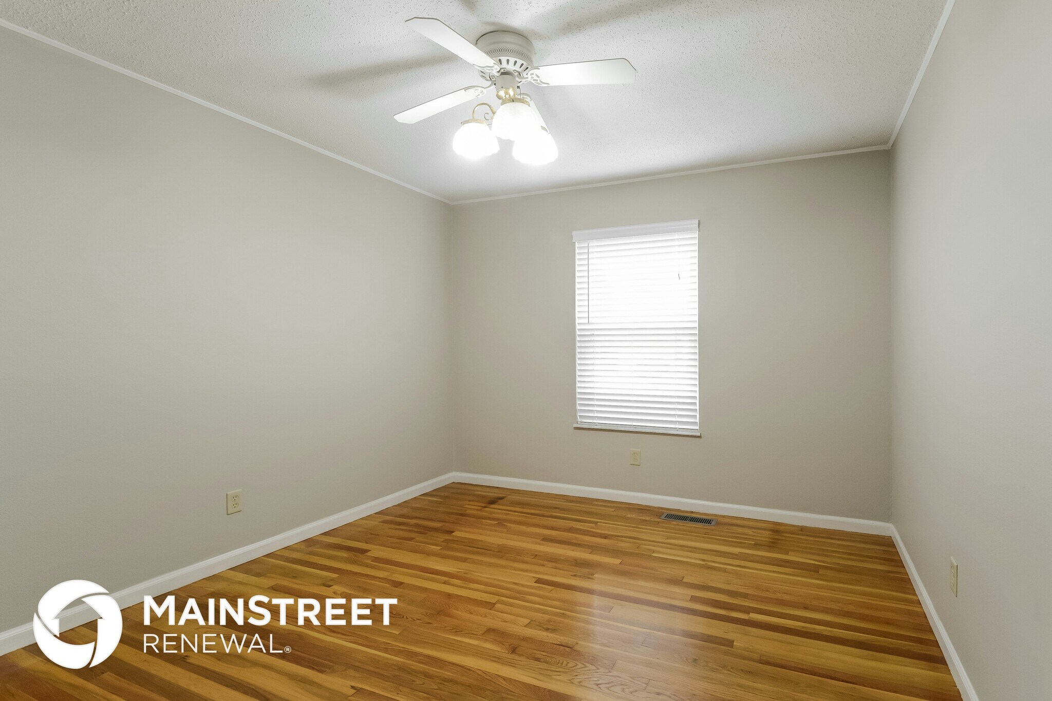 Building Photo - 2060 Avon Dr