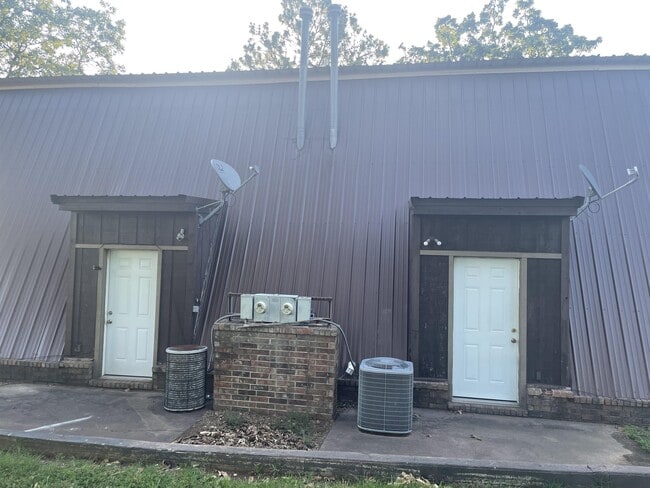 Building Photo - 103 Myra Ln