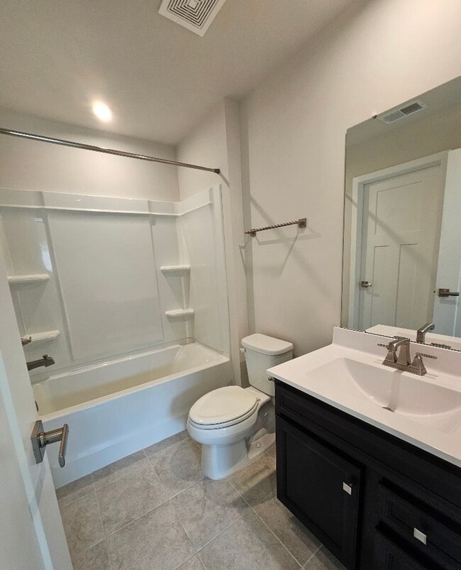 Building Photo - Forest Pines 3 bedroom 3.5 bath