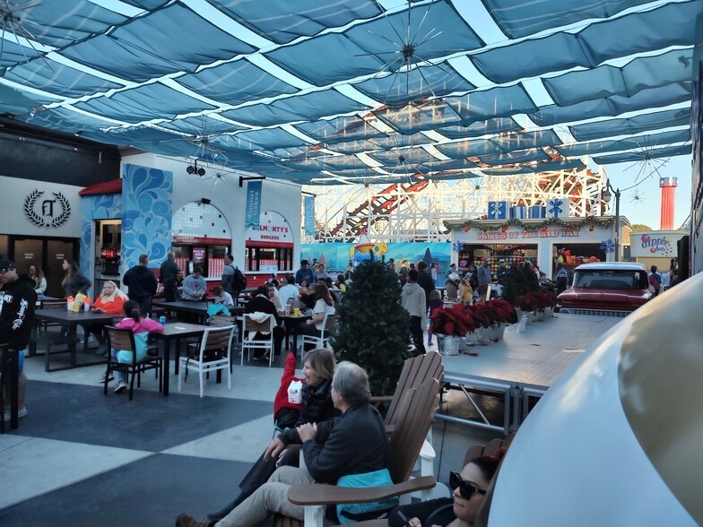 Games rides and food at Belmont - 828 Island Ct