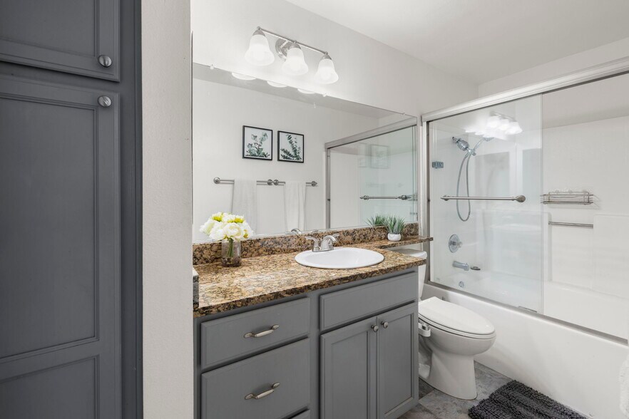 Building Photo - 15273 Maturin Dr