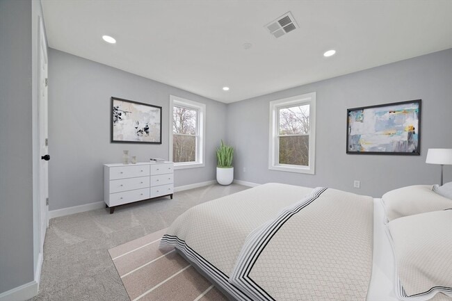 Building Photo - 13 Broadway