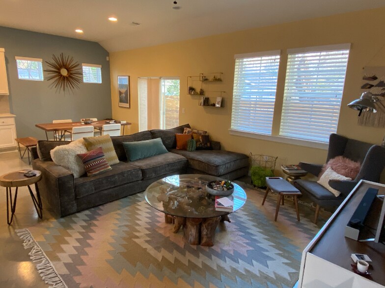 Building Photo - 2700 Francisco St