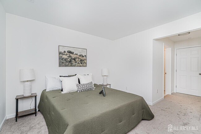 Building Photo - 1227 Waterford Dr