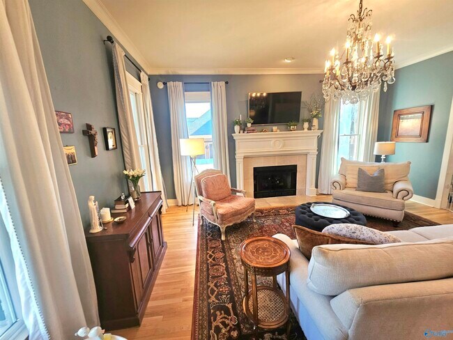 Building Photo - 3002 Brook Park Dr SE