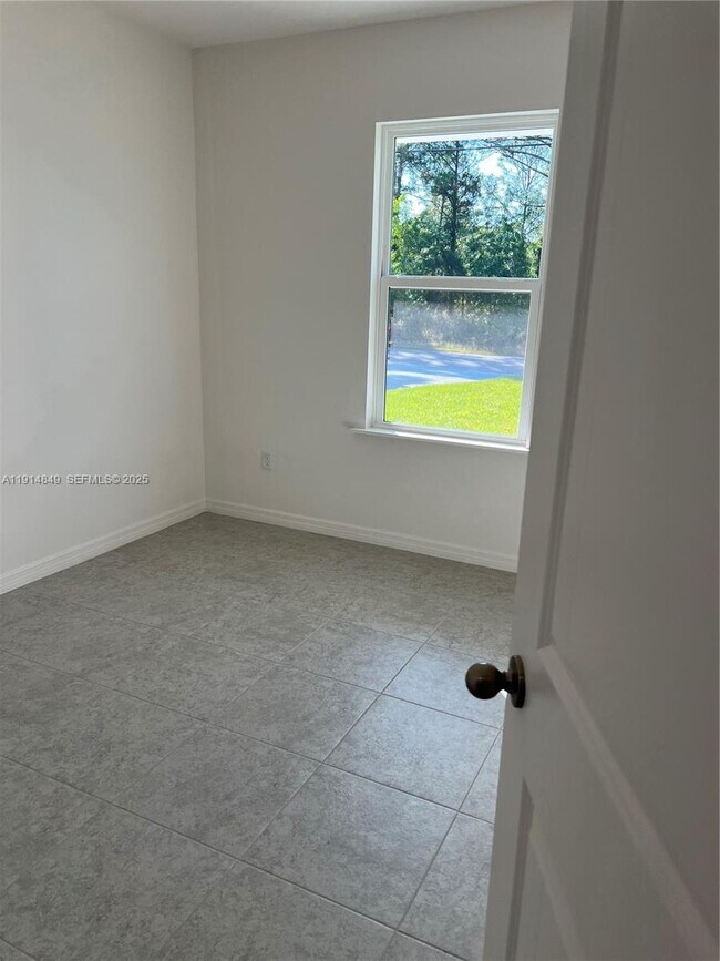 Building Photo - 55 Douglas Ave S