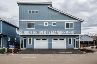 Building Photo - 303 Woodlawn Ln