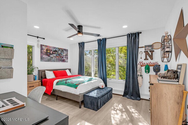 Building Photo - 17 Woods End Rd