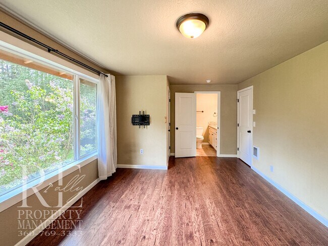 Building Photo - Bright & Spacious Split-Level Home with Gourmet Kitchen, Skylight & Expansive Yard