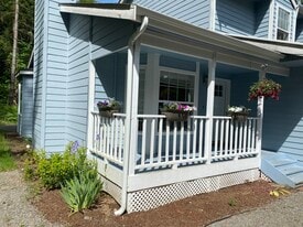 Building Photo - 3221 Mayfair Dr SW