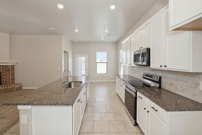 Building Photo - 7207 Mercury Trl