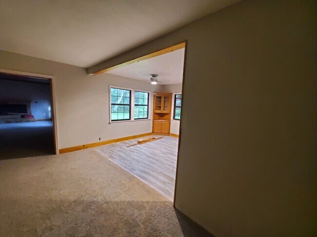 Building Photo - 6060 E Forest Trail Dr