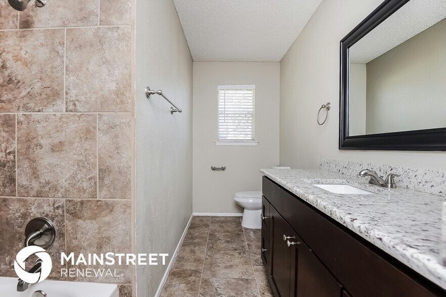 Building Photo - 8805 Main St