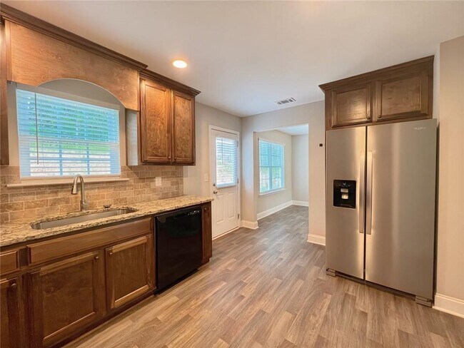 Building Photo - 5332 Lawson Lake Dr