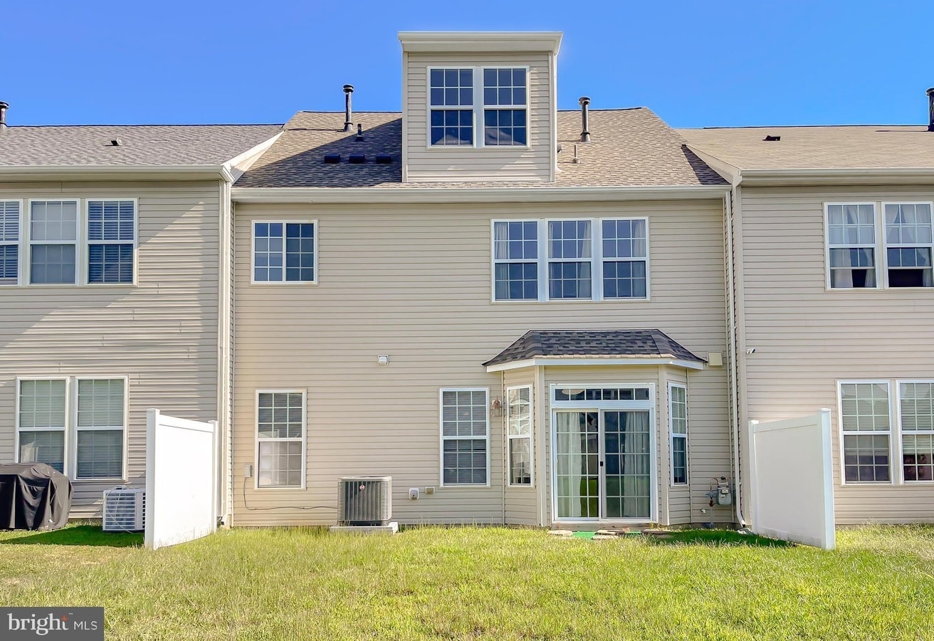 Building Photo - 44017 Swift Fox Dr