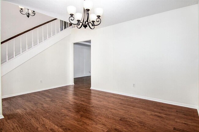 Building Photo - 505 Heathgate Dr