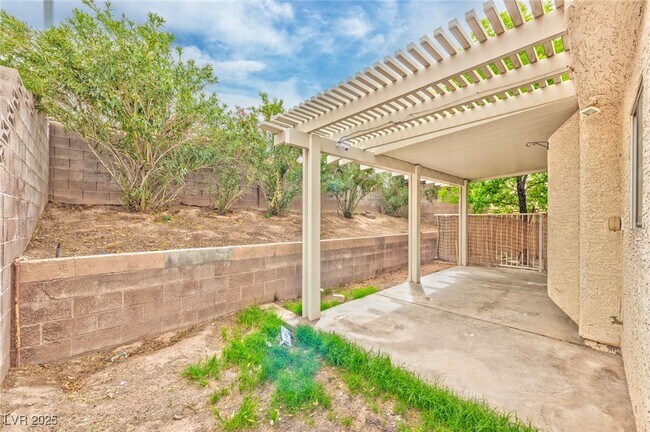 Building Photo - 1051 Overture Dr