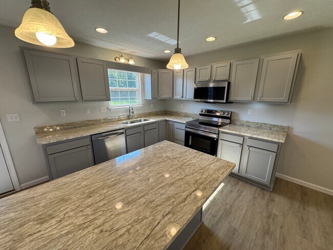 Building Photo - 25 Mandan Ct