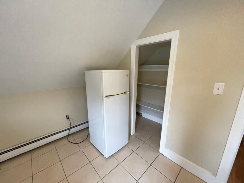 Building Photo - 628 Washington St