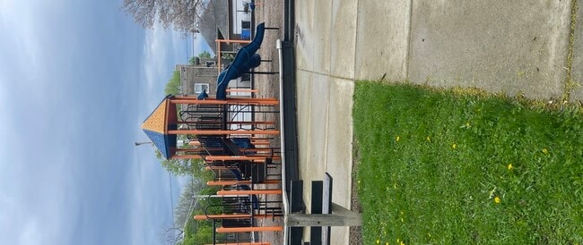 Building Photo - 4919 W Wabansia Ave