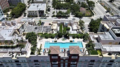 Building Photo - 410 Evernia St