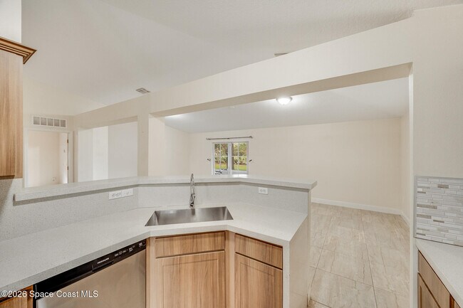Building Photo - 537 Mason Dr