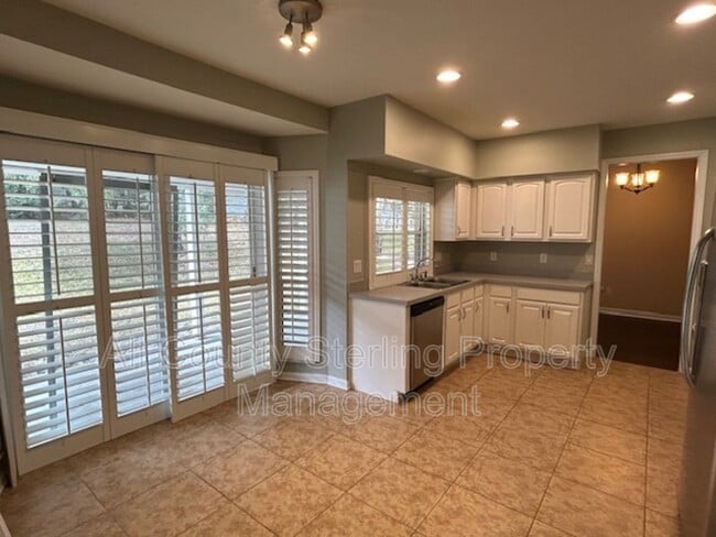 Building Photo - 1664 Pine Bay Dr