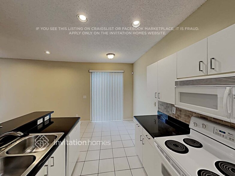 Building Photo - 5104 Heron Pl