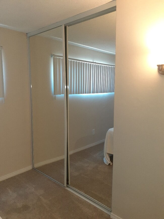 Building Photo - Cozy and spacious 1 bedroom ready for move in