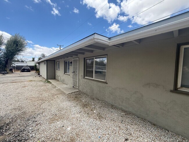 Building Photo - 40360 Mayberry Ave