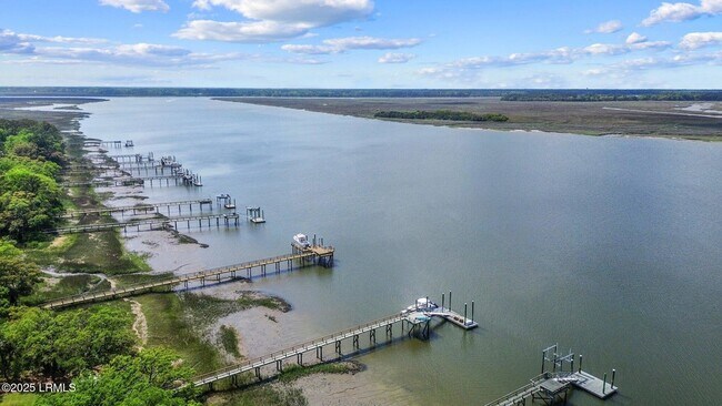 Building Photo - 32 Sparrow Nest Point