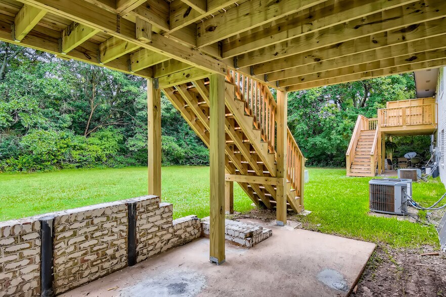 Building Photo - Room in Apartment on Cleveland St