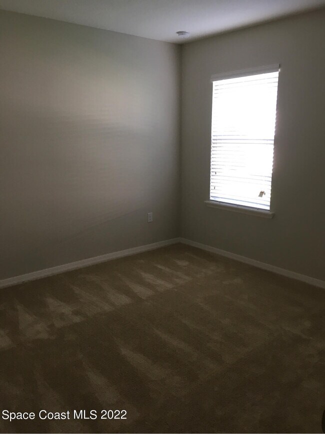 Building Photo - 967 Zambrana St SE