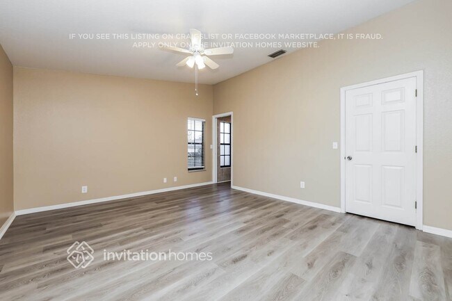 Building Photo - 327 80th Ave NE