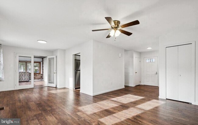 Building Photo - 715 Cooper Landing Rd