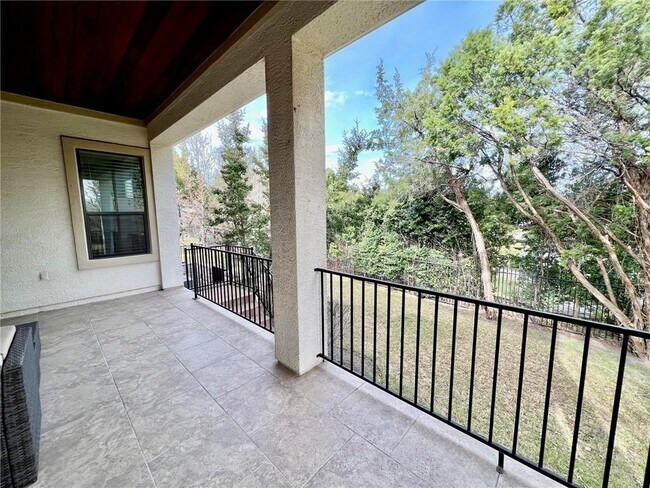 Building Photo - 422 Indianwood Dr