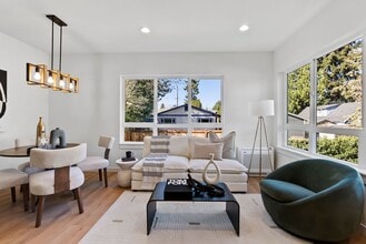 Building Photo - Modern Elegance in the Heart of Wallingford