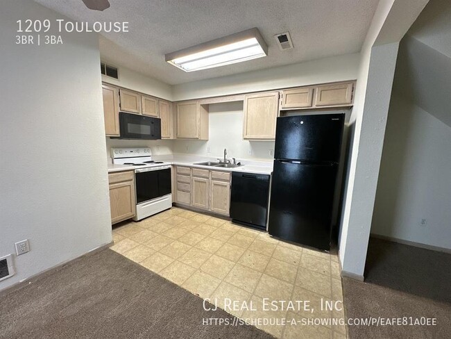 Building Photo - 1209 Toulouse-