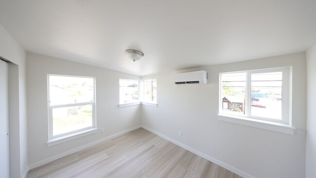 Building Photo - Barrington476