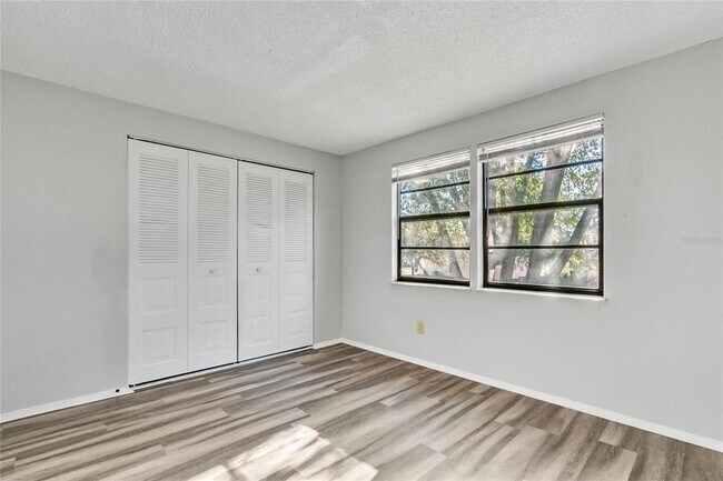 Building Photo - 4907 Lake Ridge Rd