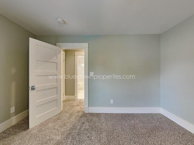 Building Photo - 5536 Tremont St