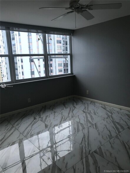 Building Photo - 2201 S Ocean Dr