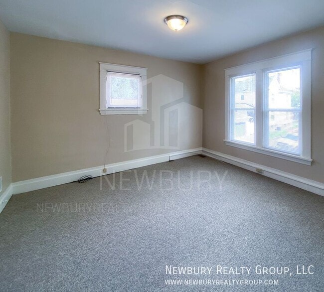 Building Photo - 317 Wilson Ave